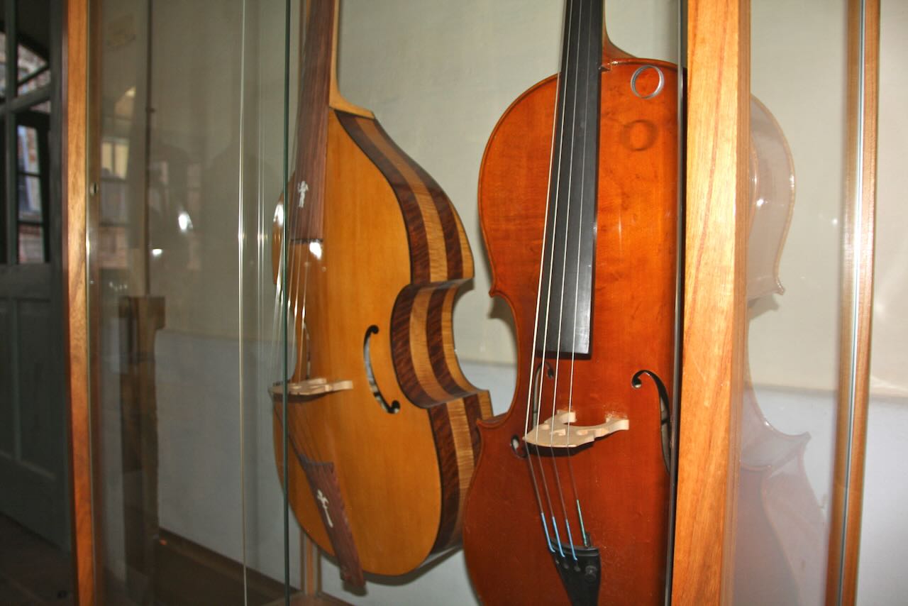 Contrabbassi